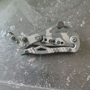 SR Knives Multifunctional Black Pocket Tool